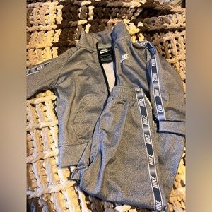 Grey Nike Basketball set 18M